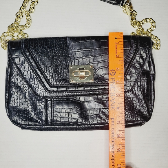 Steve Madden Shoulder Bag Black Gold Snake Embossed Patent Leather Hardware - Picture 8 of 9